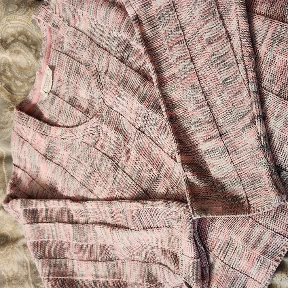 Women's sweater